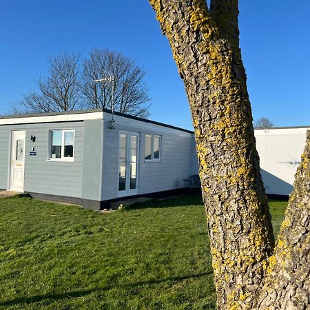 Saltwater Chalet Kessingland Extérieur photo