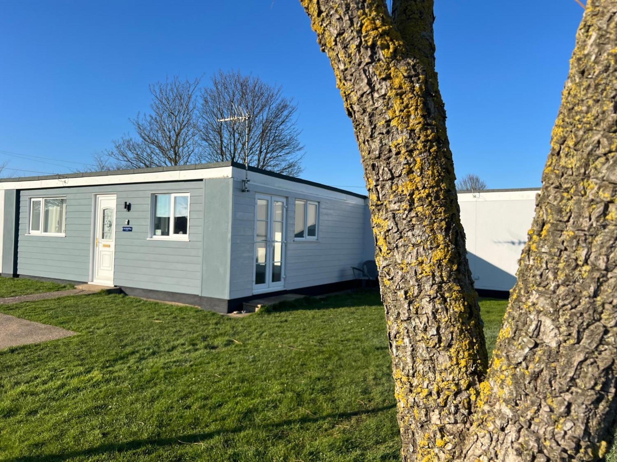 Saltwater Chalet Kessingland Extérieur photo